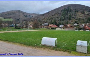 Traçage du terrain d'honneur.